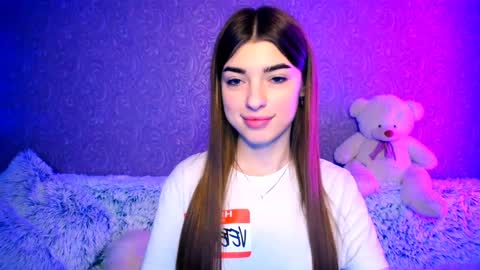 Snapshot of your_moon18 chatting on 12.14.24 Zarina online show from 12.14.24