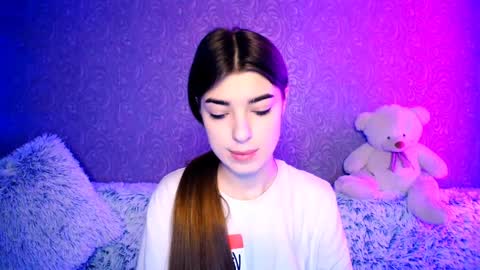 Snapshot of your_moon18 chatting on 12.17.24 Zarina online show from 12.17.24