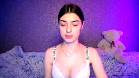 Snapshot of your_moon18 chatting on 01.19.25 Zarina online show from 01.19.25