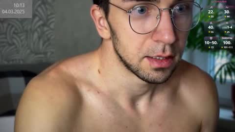 Snapshot of your_new_boyfriend17 chatting on 03.04.25 Your new boyfriend17 online show from 03.04.25