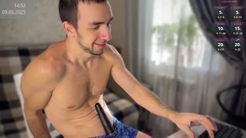 Snapshot of your_new_boyfriend17 chatting on 03.09.25 Your new boyfriend17 online show from 03.09.25