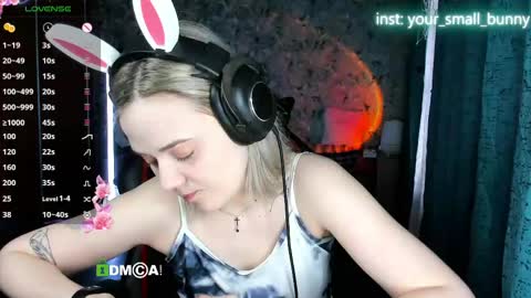 Snapshot of your_small_bunny chatting on 05.29.26 Molly online show from 05.29.26
