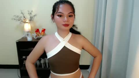 Snapshot of yourangelictransgirl chatting on 02.01.25 Hi its me Yna online show from 02.01.25