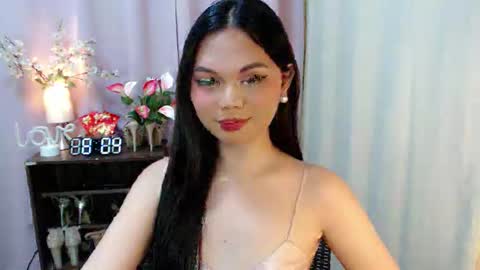 Snapshot of yourangelictransgirl chatting on 09.11.25 Hi its me Yna online show from 09.11.25