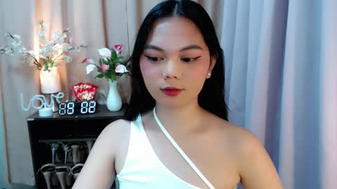 Snapshot of yourangelictransgirl chatting on 09.21.25 Hi its me Yna online show from 09.21.25