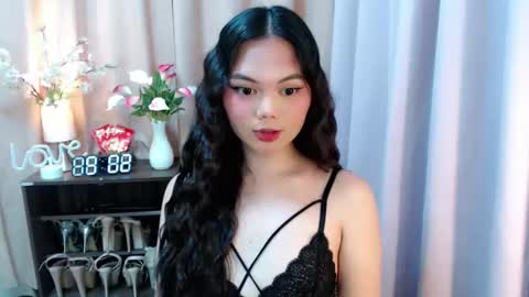 Snapshot of yourangelictransgirl chatting on 09.22.25 Hi its me Yna online show from 09.22.25