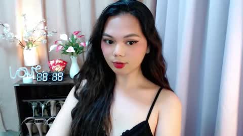 Snapshot of yourangelictransgirl chatting on 09.23.25 Hi its me Yna online show from 09.23.25