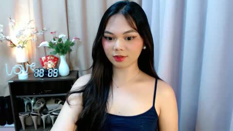 Snapshot of yourangelictransgirl chatting on 10.10.25 Hi its me Yna online show from 10.10.25