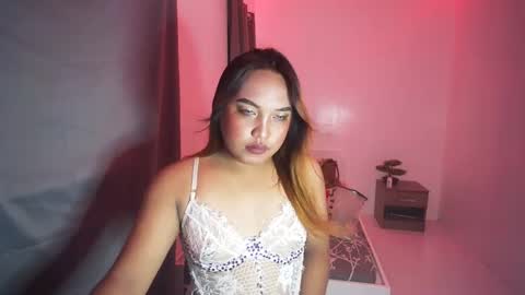 Snapshot of yourasian_blackbarbie chatting on 01.31.25 blackbarbie online show from 01.31.25