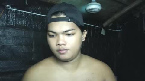 Snapshot of yourasian_kendal chatting on 05.23.26 Kendal online show from 05.23.26