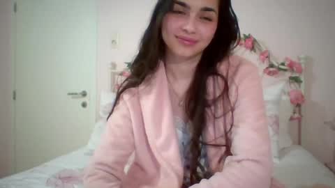 Snapshot of yourbella37 chatting on 05.12.26 yourbella37 online show from 05.12.26