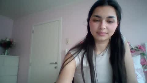 Snapshot of yourbella37 chatting on 05.18.26 yourbella37 online show from 05.18.26