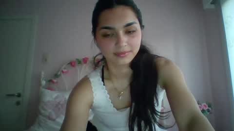 Snapshot of yourbella37 chatting on 05.27.26 yourbella37 online show from 05.27.26