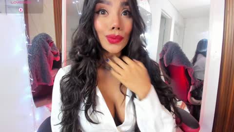 Snapshot of yourcutemolly chatting on 12.29.24 Selena online show from 12.29.24