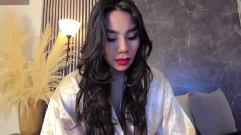 Snapshot of yourcutemolly chatting on 01.27.25 Selena online show from 01.27.25