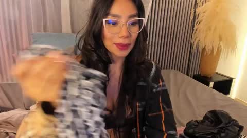 Snapshot of yourcutemolly chatting on 02.26.25 Selena online show from 02.26.25