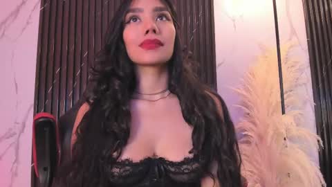 Snapshot of yourcutemolly chatting on 03.10.25 Selena online show from 03.10.25