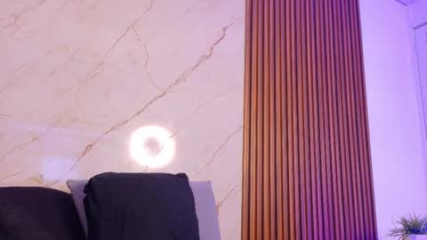 Snapshot of yourcutemolly chatting on 10.08.25 Selena online show from 10.08.25