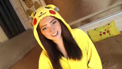 Snapshot of yourdevilsweettsx chatting on 10.05.25 JEN online show from 10.05.25