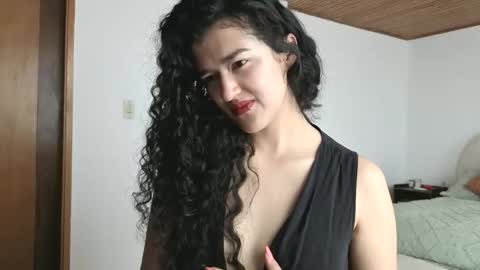 yourdreamgirl2025 online show from 03.17.26