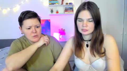Snapshot of yourfantasyyyy_ chatting on 02.16.25 Tina and Kate online show from 02.16.25