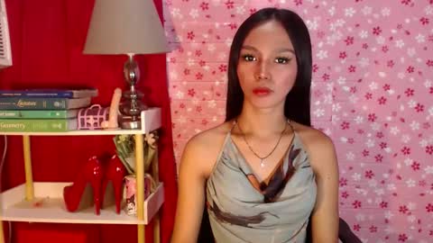 Snapshot of yourfavoratericcie chatting on 11.03.25 RICCIE MAE online show from 11.03.25