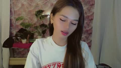 Snapshot of yourfavoratesunshine chatting on 05.19.26 Sunshine online show from 05.19.26