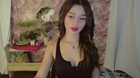Snapshot of yourfavoratesunshine chatting on 05.27.26 Sunshine online show from 05.27.26