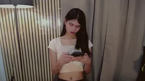 Vivian online show from 11.30.25