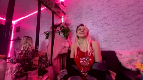 Scarlet Bunny online show from 01.08.26