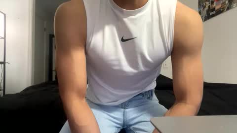 Snapshot of yourguuy21 chatting on 11.21.25 yourguuy21 online show from 11.21.25