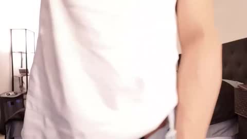 Snapshot of yourguuy21 chatting on 03.01.26 yourguuy21 online show from 03.01.26