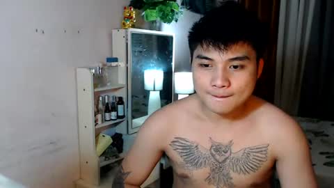 Snapshot of yourhandsome_hunk chatting on 06.15.26 Paul online show from 06.15.26