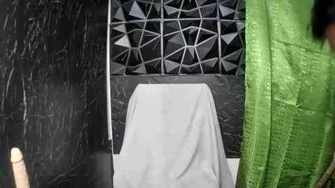 Snapshot of yourhotdodz chatting on 10.16.25 yourhotdodz online show from 10.16.25