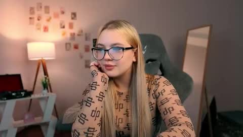 Jully online show from 10.13.25