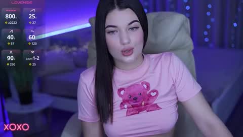 L O L A online show from 11.26.25