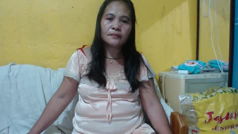 Snapshot of yourlove_regine chatting on 01.13.25 Regine online show from 01.13.25