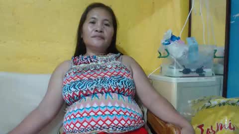 Snapshot of yourlove_regine chatting on 01.16.25 Regine online show from 01.16.25