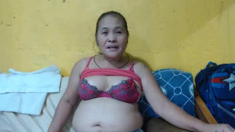 Snapshot of yourlove_regine chatting on 01.22.25 Regine online show from 01.22.25