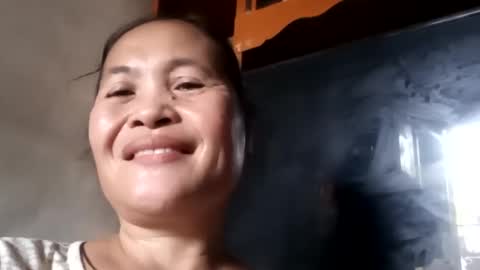 Snapshot of yourlove_regine chatting on 01.25.25 Regine online show from 01.25.25