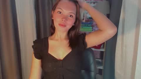 Snapshot of yourlovekylie chatting on 03.01.26 KYLIE MORE online show from 03.01.26