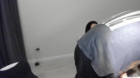 AJ online show from 10.12.25