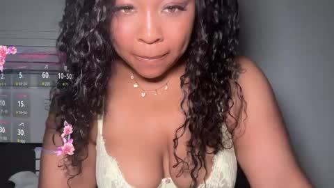 Snapshot of yourmommysilk chatting on 06.20.26 YOURMOMMY online show from 06.20.26