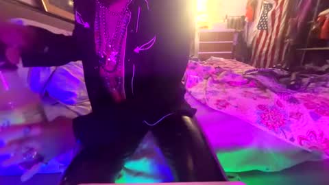 Snapshot of yourmynorthstar chatting on 10.19.25 Edging4U online show from 10.19.25