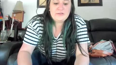 Snapshot of yournewfavoritecamgirl chatting on 11.17.25 Lexi online show from 11.17.25