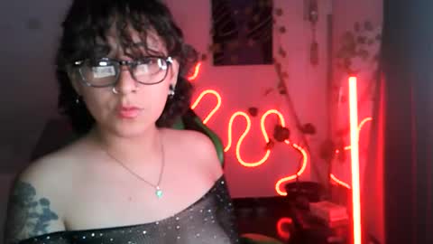 Snapshot of yourownerserena chatting on 11.25.25 Serena online show from 11.25.25