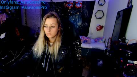 Snapshot of yoursecretgirlfriend963 chatting on 01.24.25 AsiaGoesPro - On All Socials online show from 01.24.25