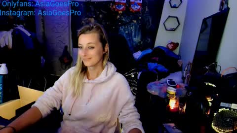 Snapshot of yoursecretgirlfriend963 chatting on 02.02.25 AsiaGoesPro - On All Socials online show from 02.02.25