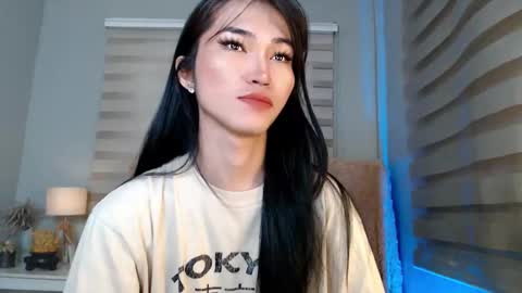    online show from 10.12.25