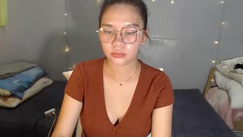 yoursexy_reb online show from 12.20.25